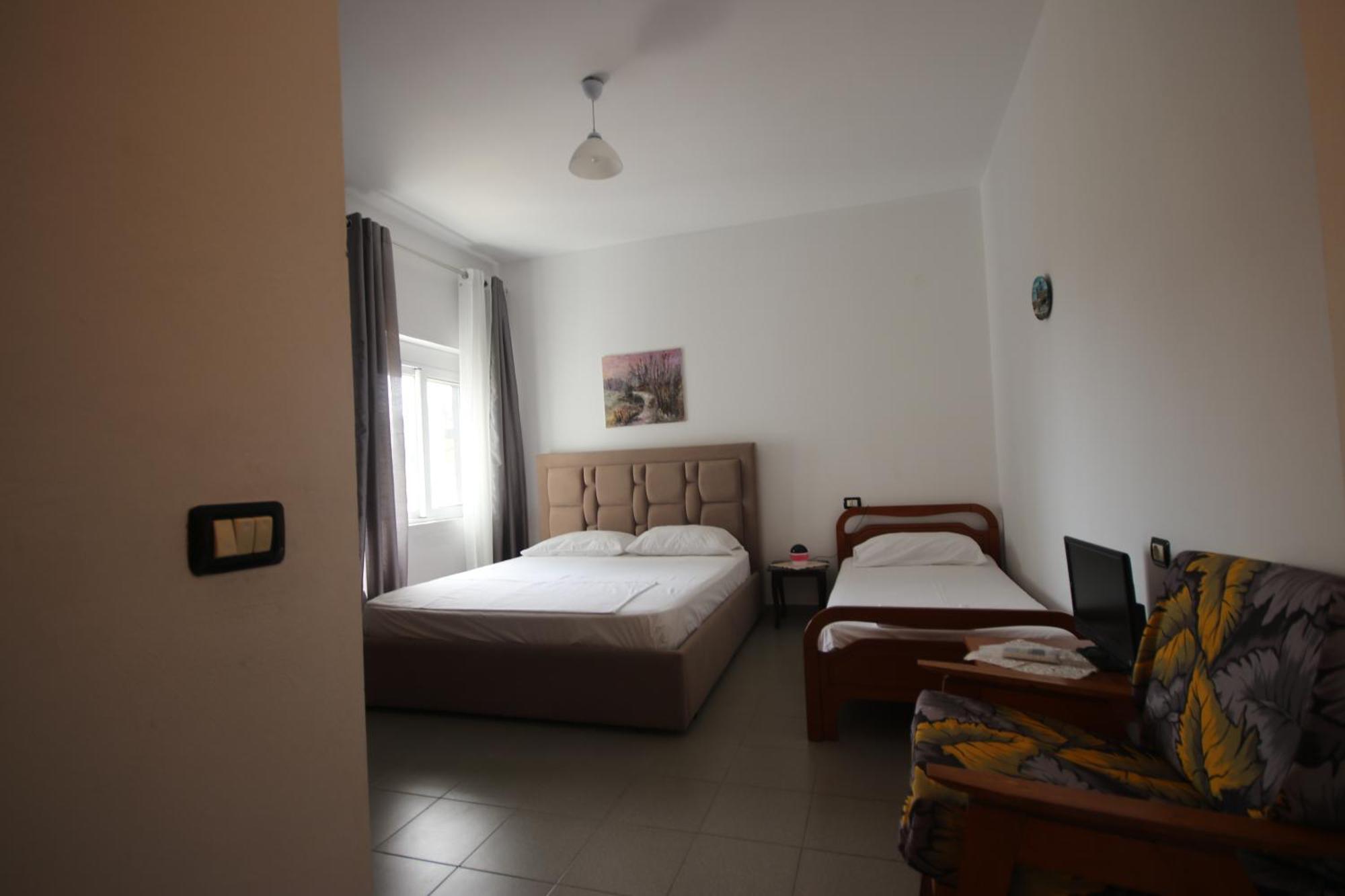 Viron Apartament * Himare