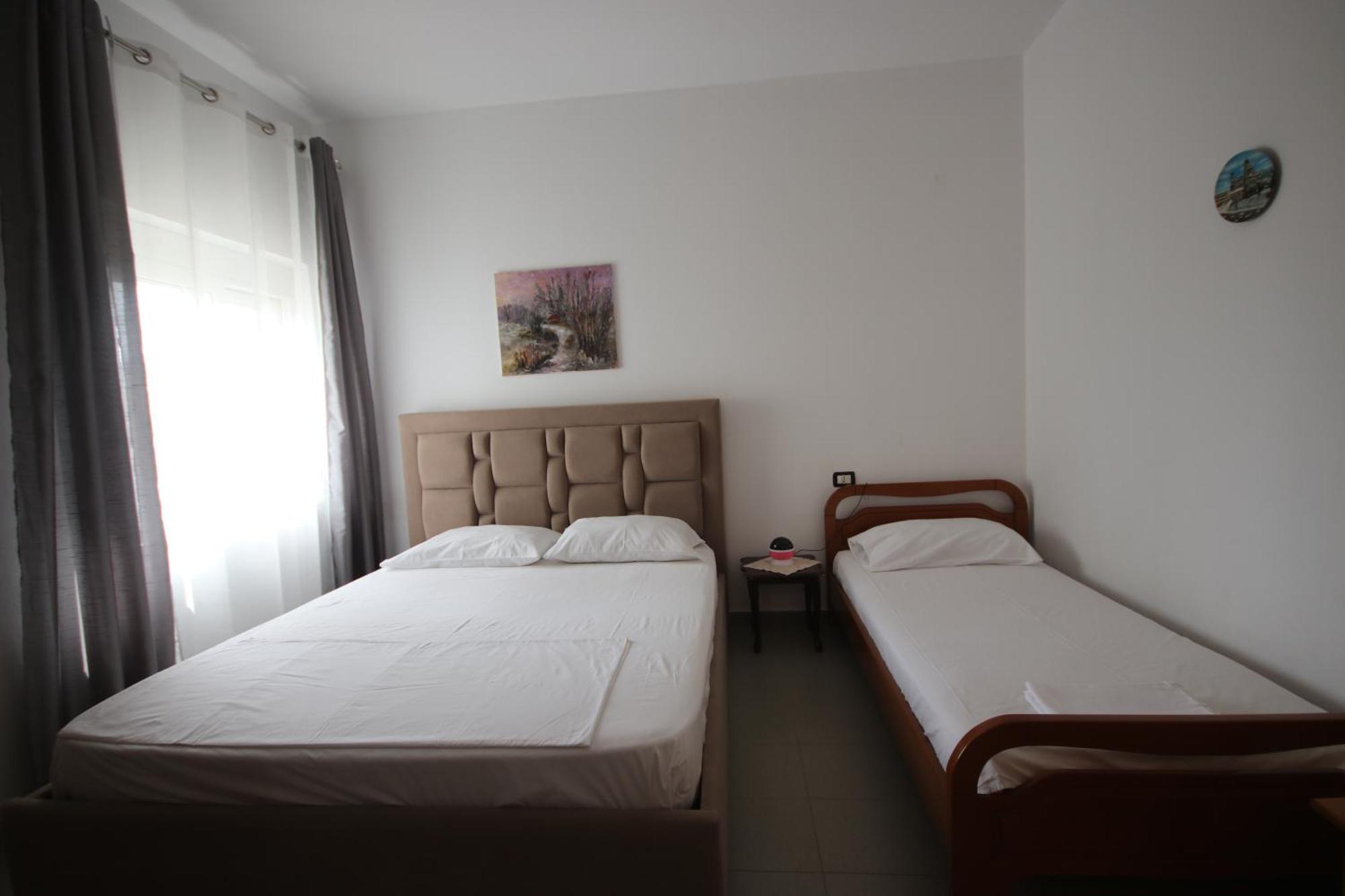 Viron Apartament * Himare